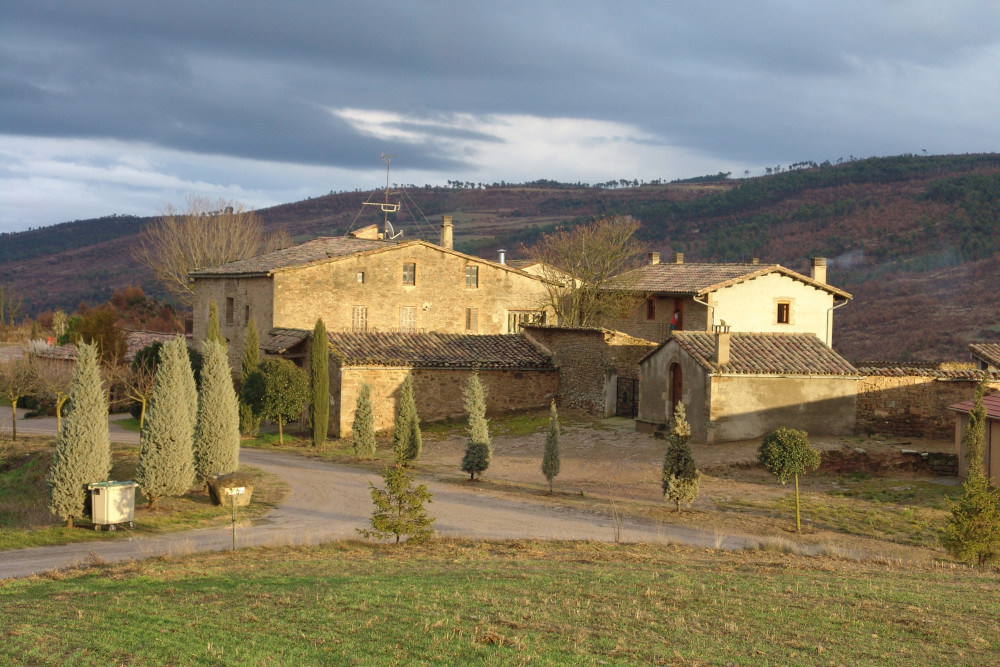 2006. Cara oest de la masia abans de les obres de millora