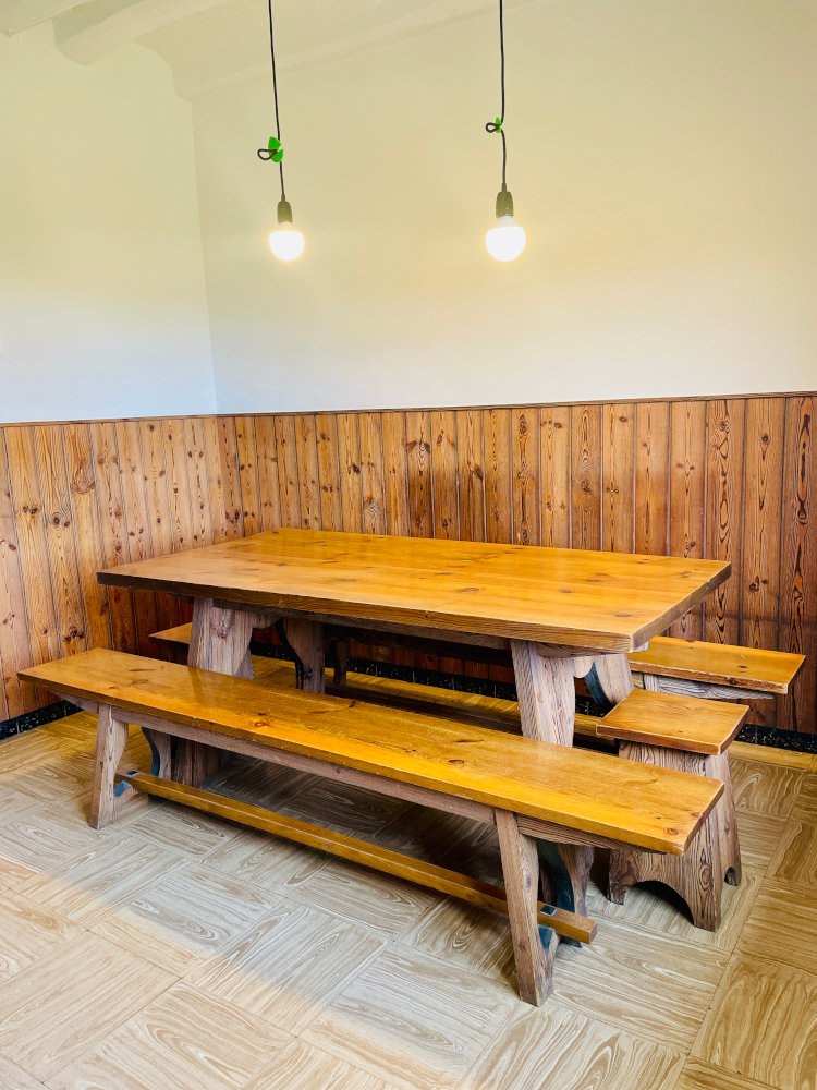 Foc, espai per menjar i treballar