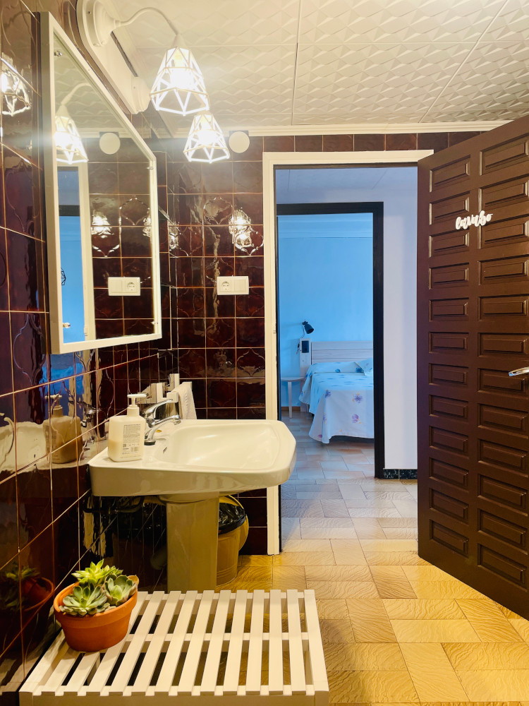 Lavabo gran, porta de sortida