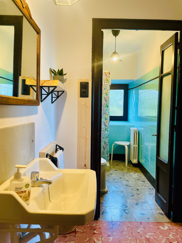 Lavabo petit des de passadís